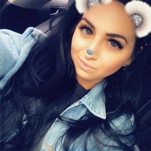 Meet your Posher, Kira